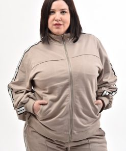 Alternative view of 74002 - Conjunto Deportivo - Rústica